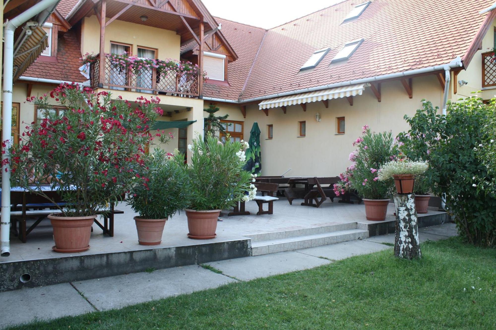 Hotel Adam Tanya Fogado Balázspuszta Exterior foto