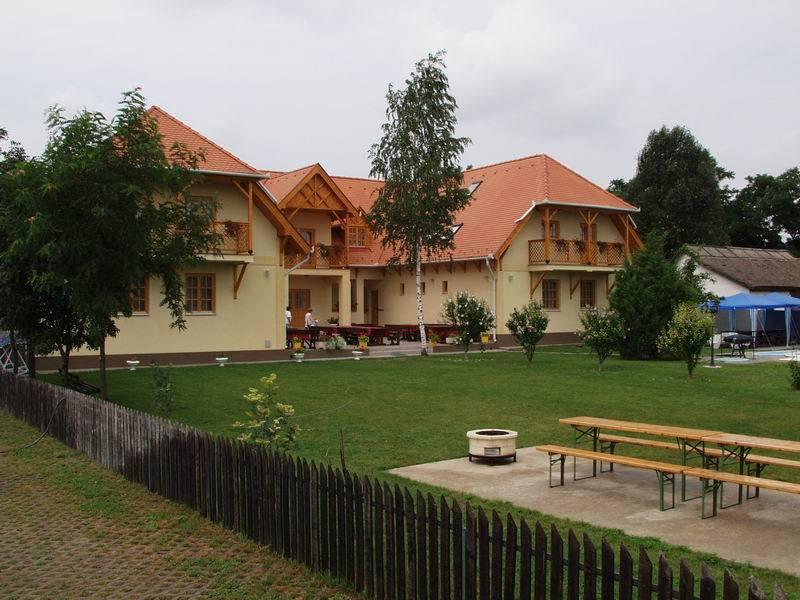Hotel Adam Tanya Fogado Balázspuszta Exterior foto